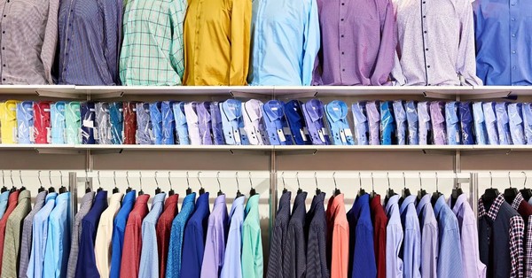 Ruhavásárlás férfi szemmel: a funkcionális logika és a halogatás oka. Ismerje meg a leggyakoribb problémákat a méretezéstől a webshopok kényelmes világáig.